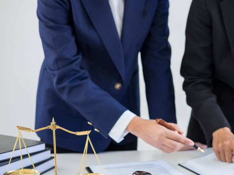 日照合同律師事務所視角：無效合同違約條款的強制執行辨析